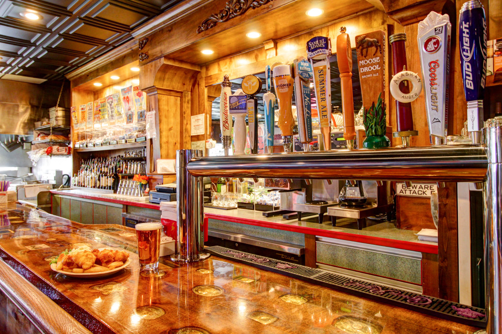 Daves-Bar-and-Grill-14-1024x682